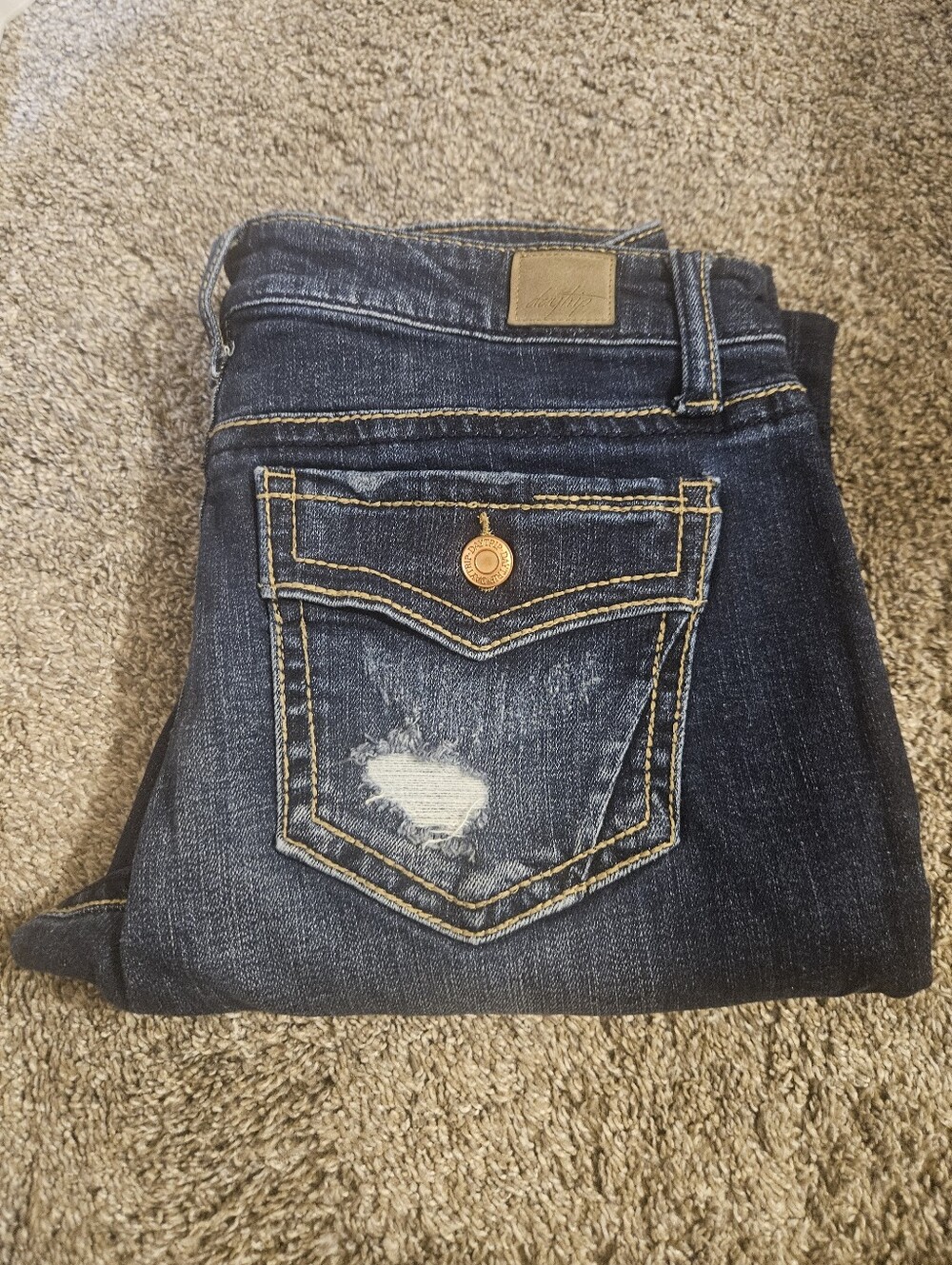 Daytrip Dark Jeans with Distressed Back Pocket Size 31L
